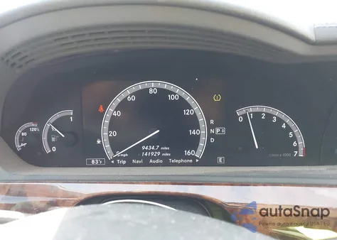 2011 Mercedes-Benz S 550 z USA, uszkodzony, nr VIN WDDNG7BB0BA388665